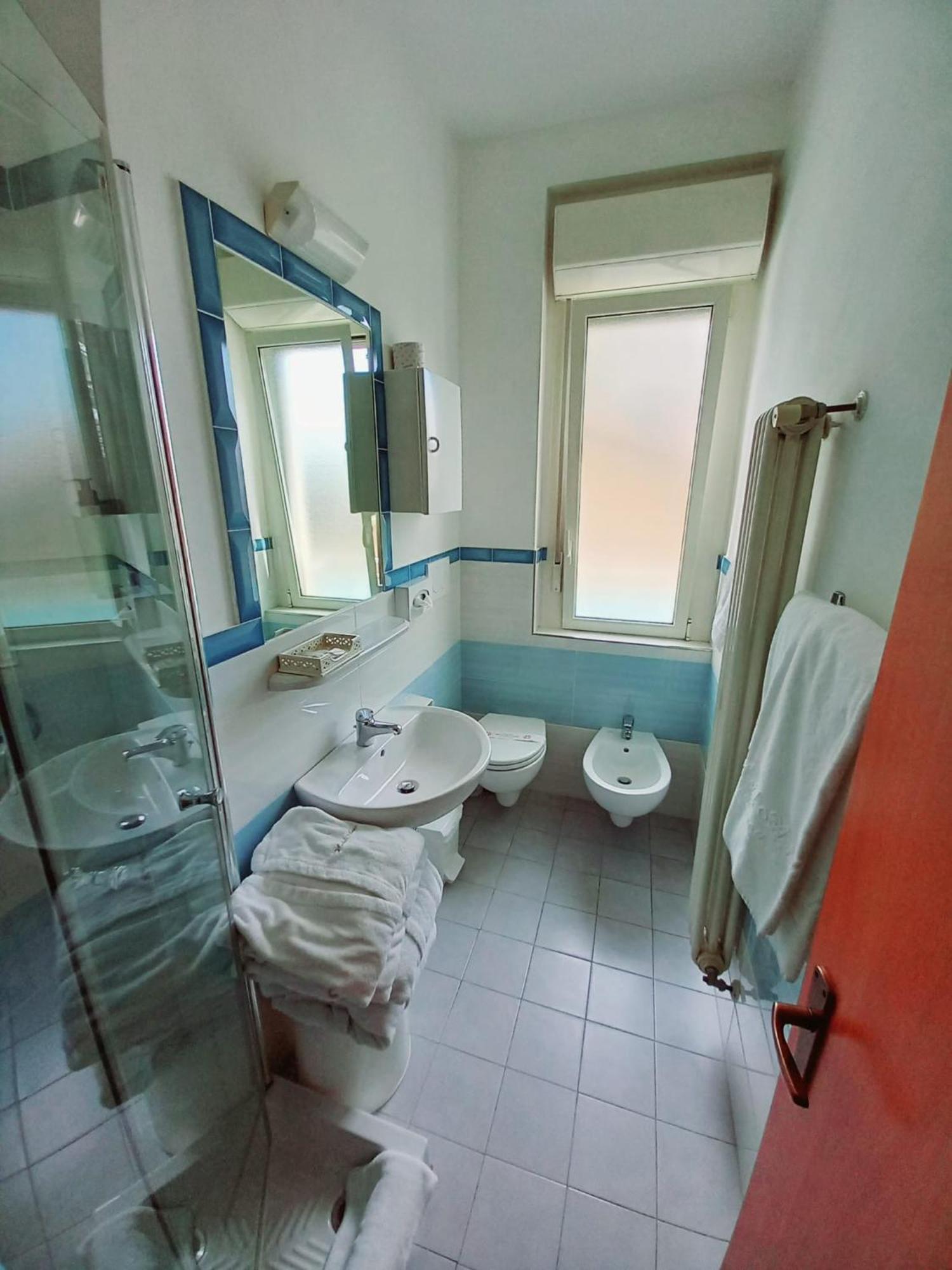 Hotel Ariella Milano Marittima Bagian luar foto