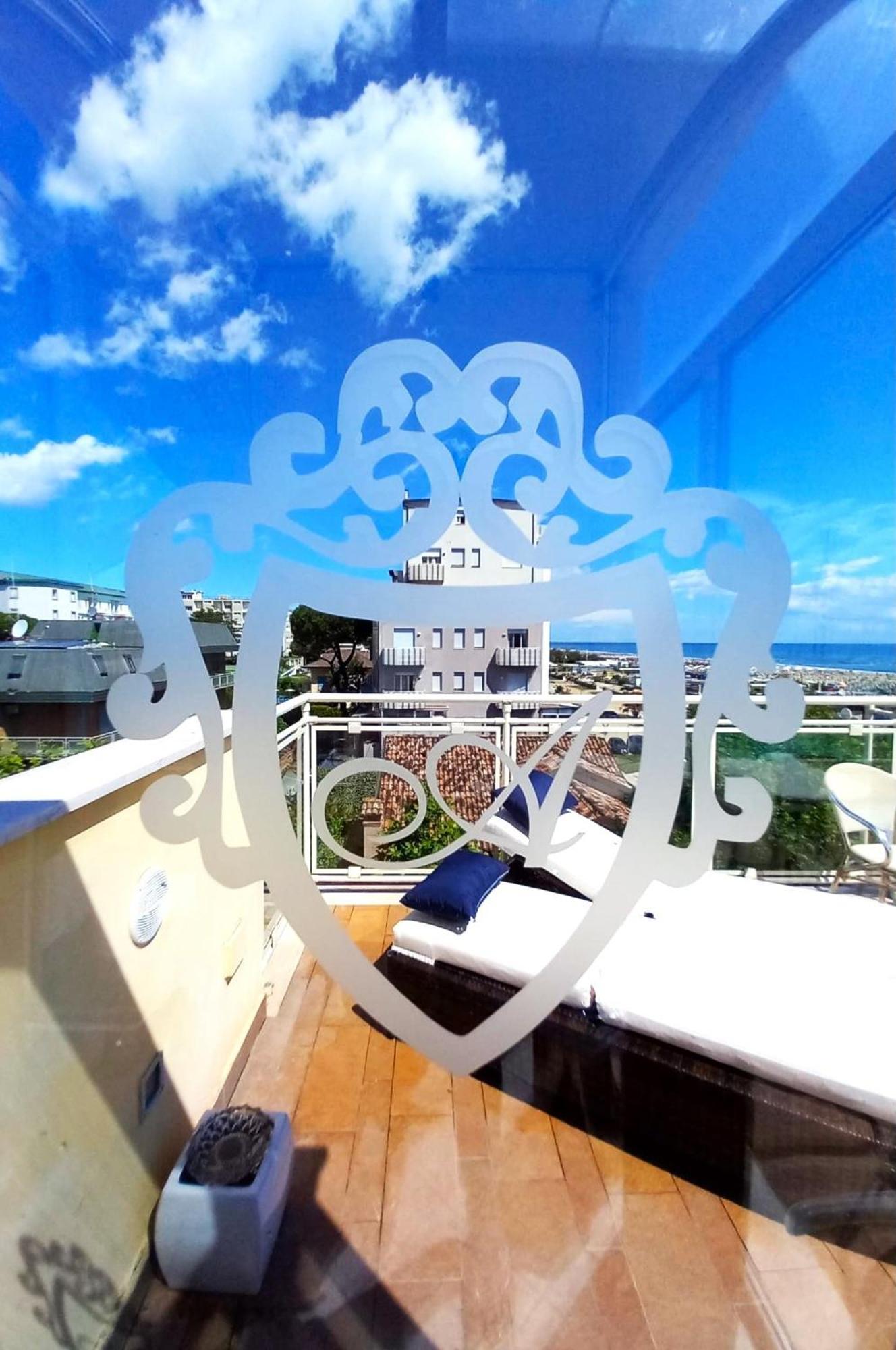 Hotel Ariella Milano Marittima Bagian luar foto