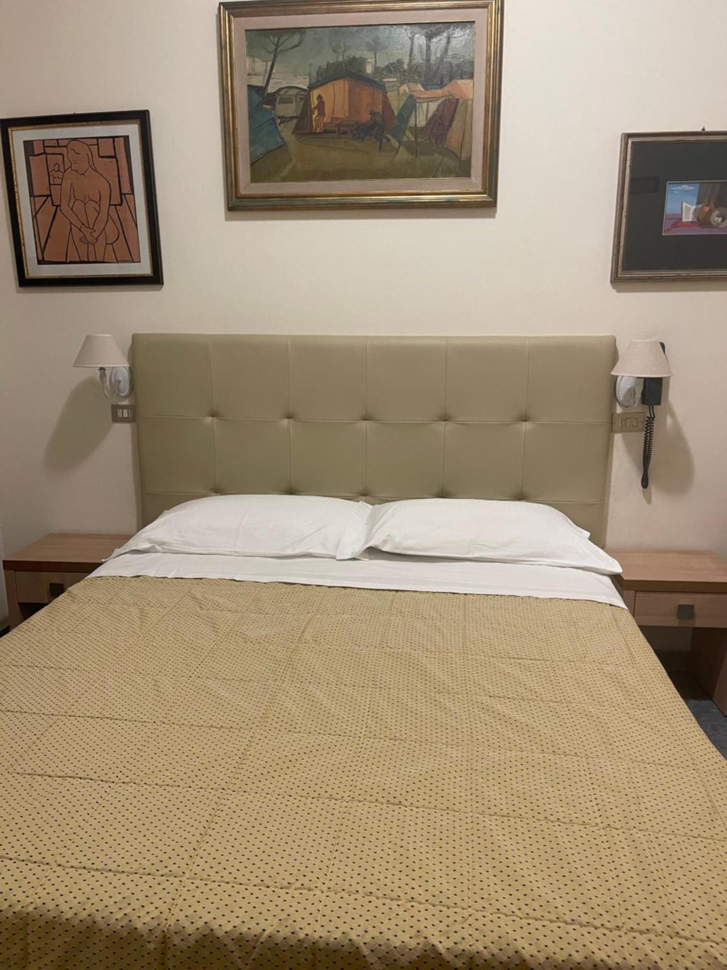 Hotel Ariella Milano Marittima Bagian luar foto
