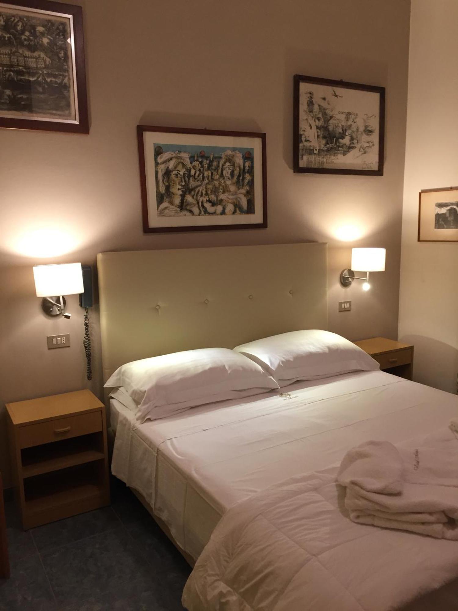 Hotel Ariella Milano Marittima Bagian luar foto
