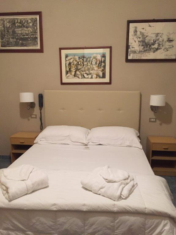 Hotel Ariella Milano Marittima Bagian luar foto
