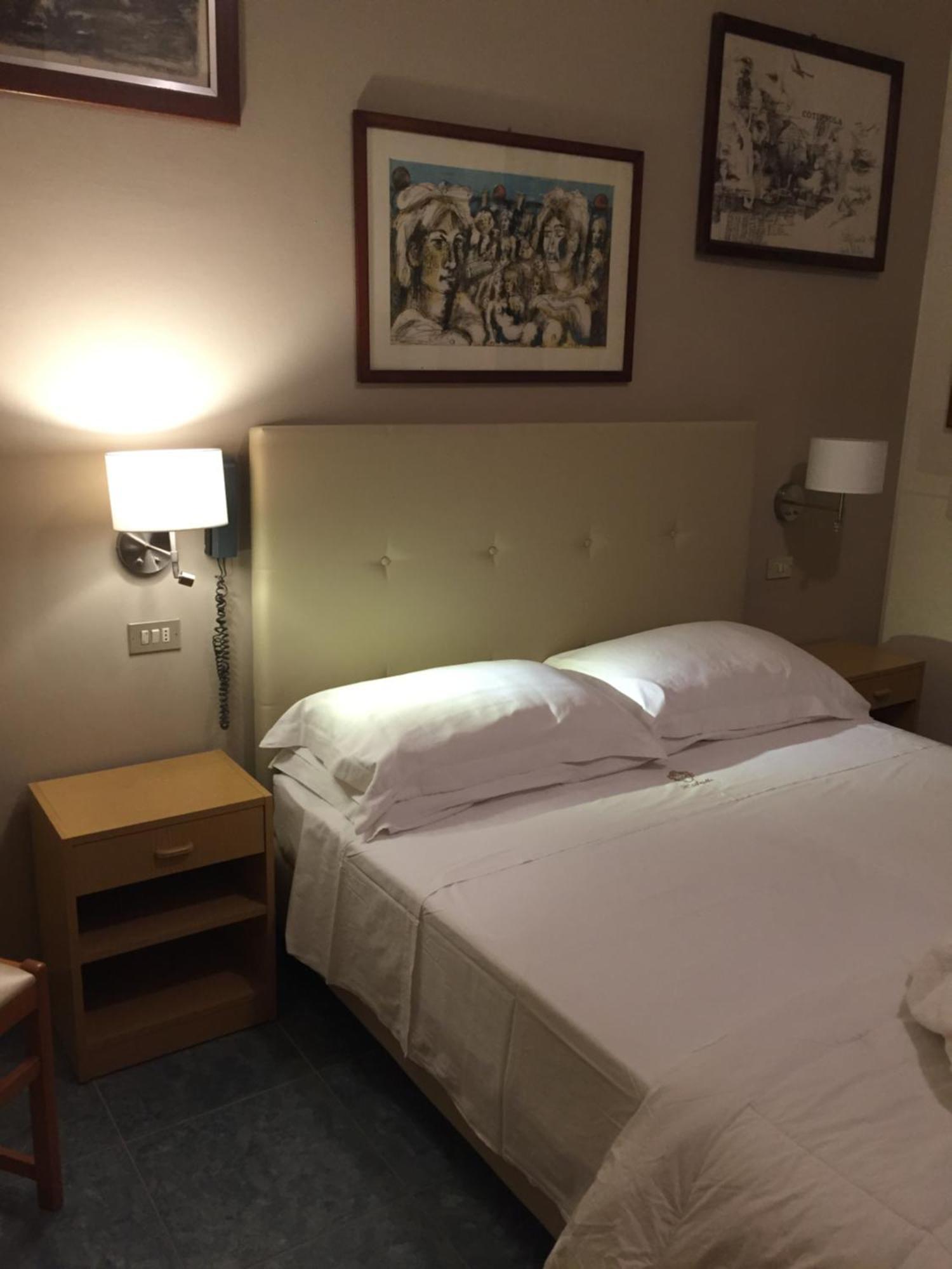 Hotel Ariella Milano Marittima Bagian luar foto
