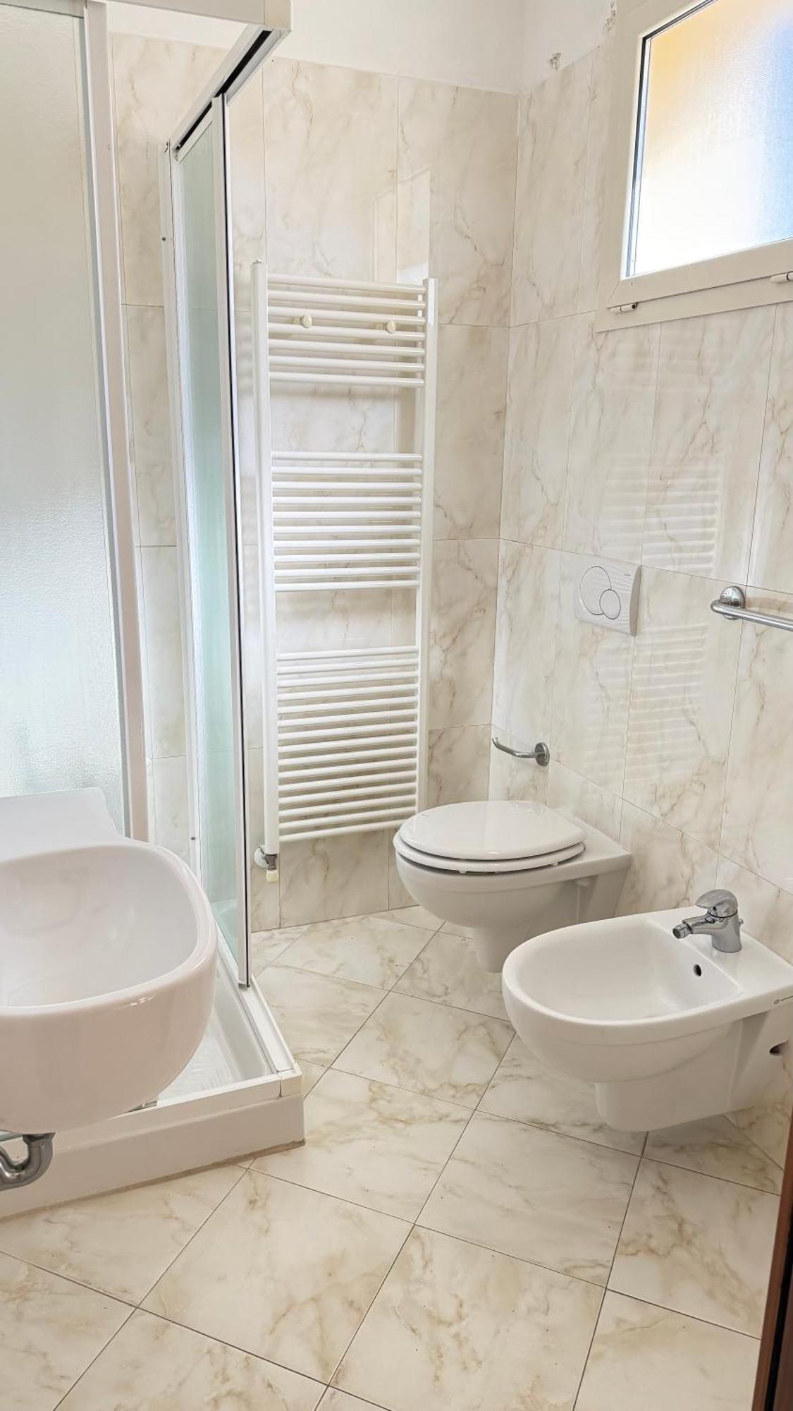 Hotel Ariella Milano Marittima Bagian luar foto