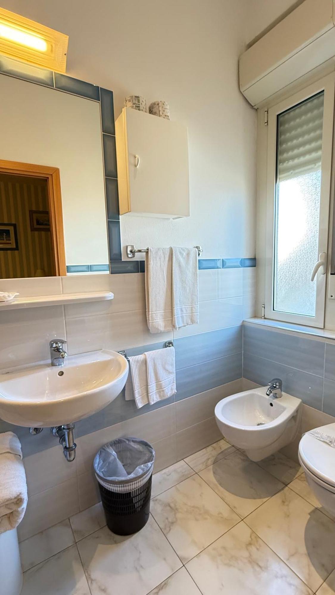 Hotel Ariella Milano Marittima Bagian luar foto