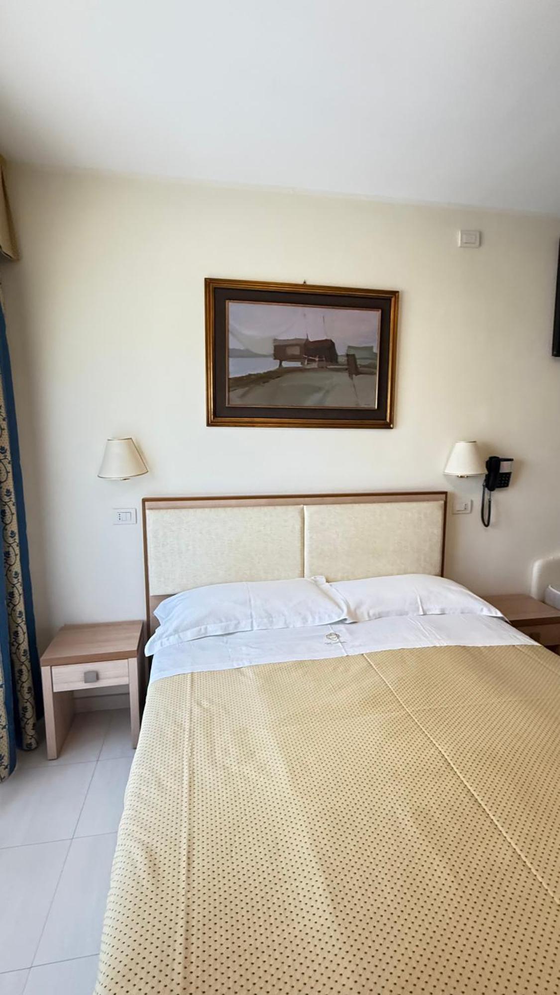 Hotel Ariella Milano Marittima Bagian luar foto