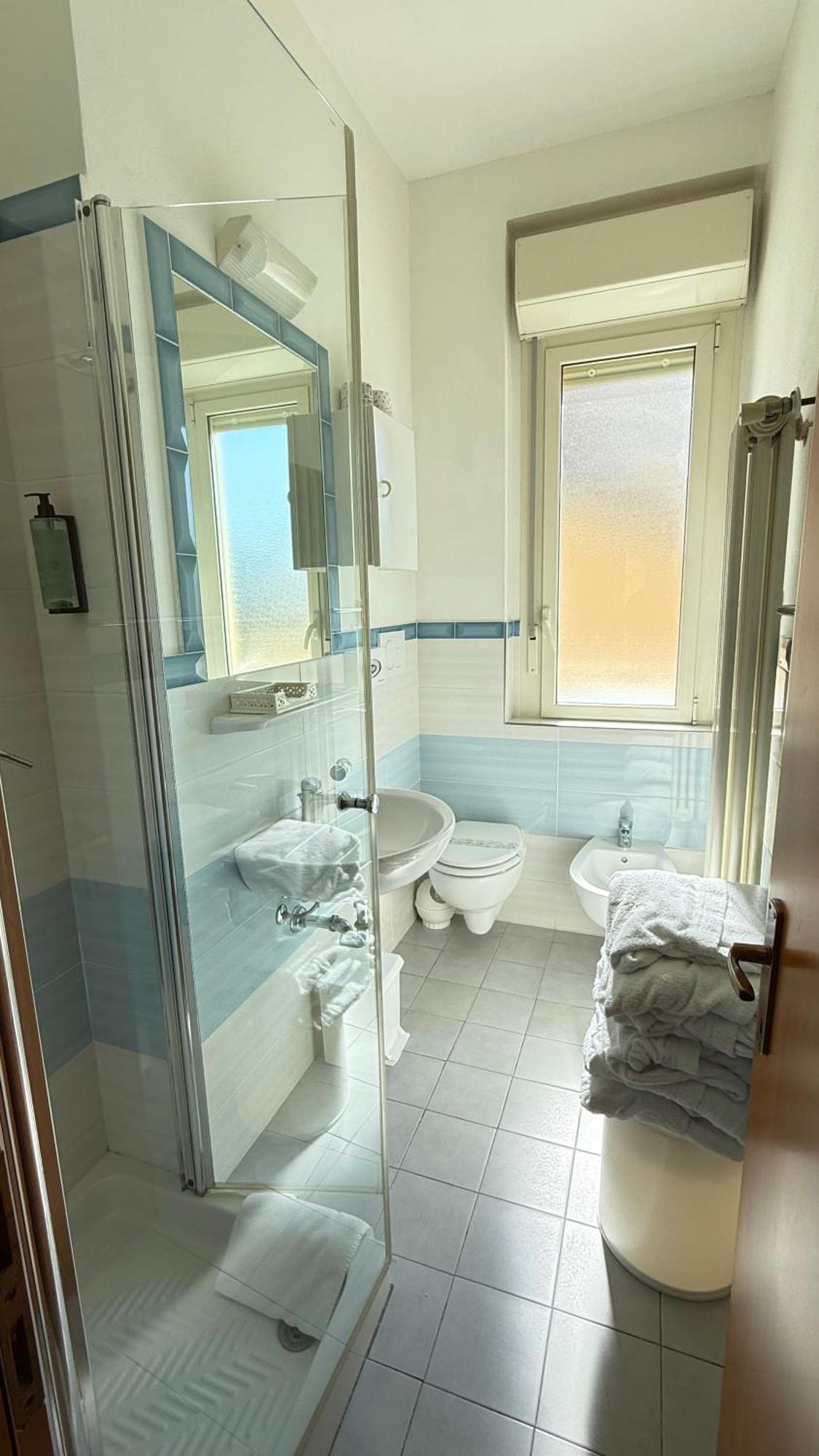 Hotel Ariella Milano Marittima Bagian luar foto